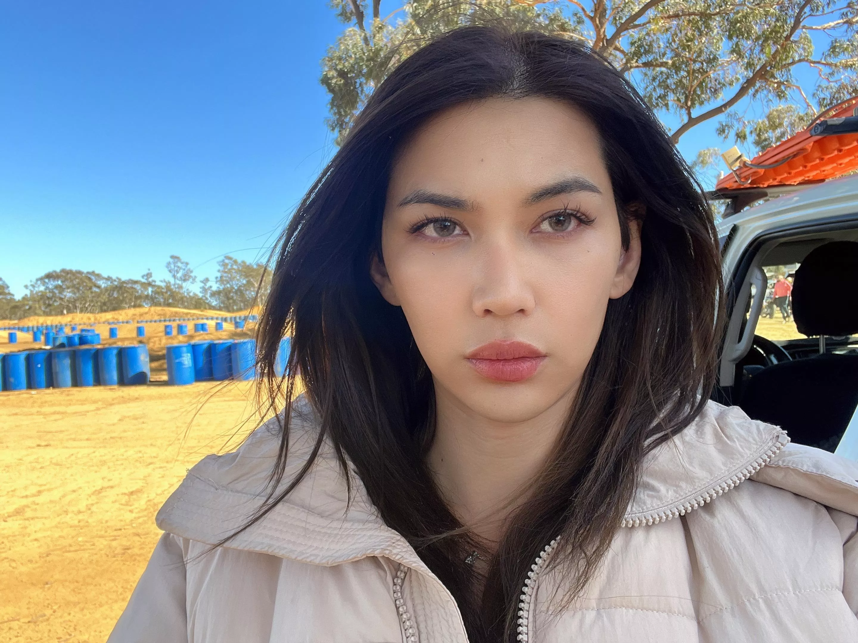 Haiii! Say it back>:(