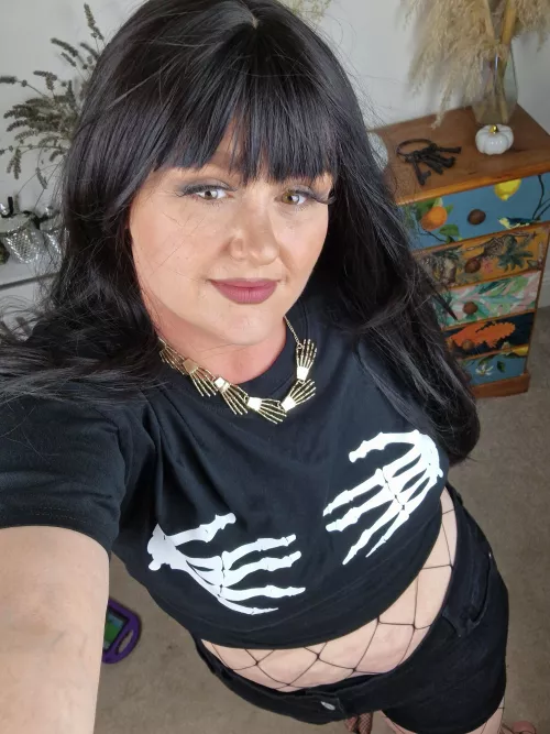 Hands firmly on my neck and breasts 🦴