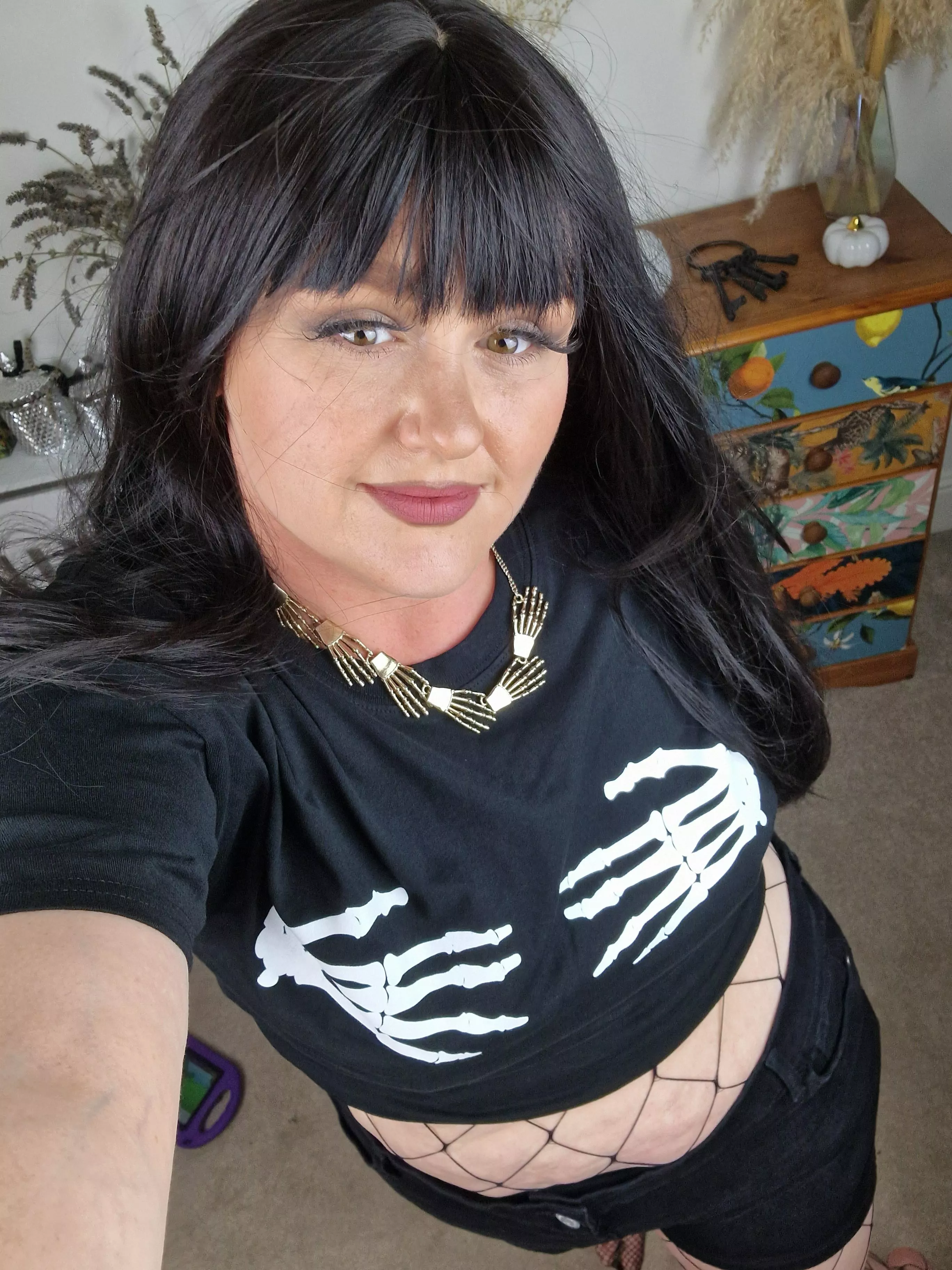 Hands firmly on my neck and breasts 🦴