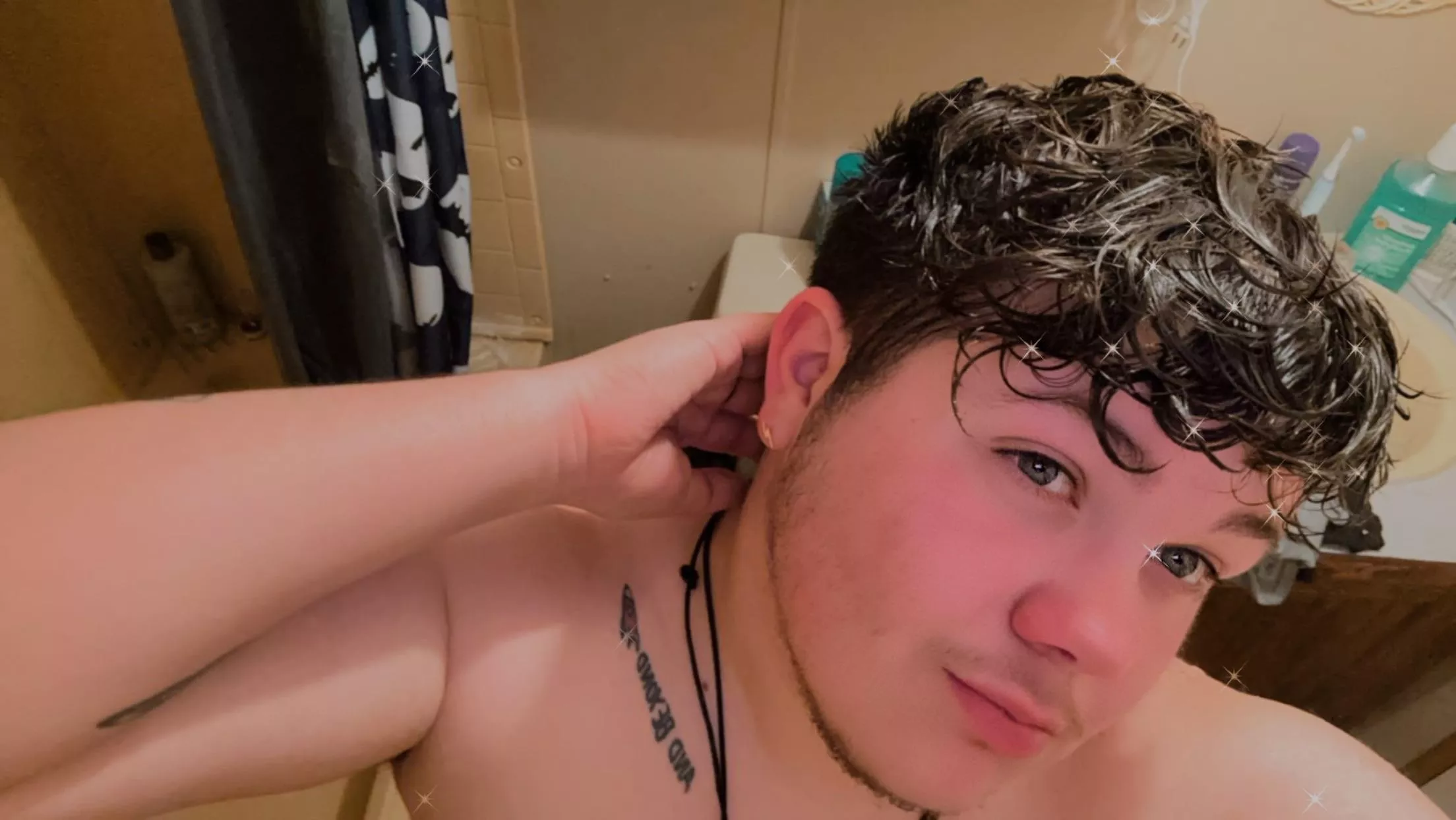 Hello! anyone wanna be frens π (M21) Hello! anyone wanna be frens π (M21)