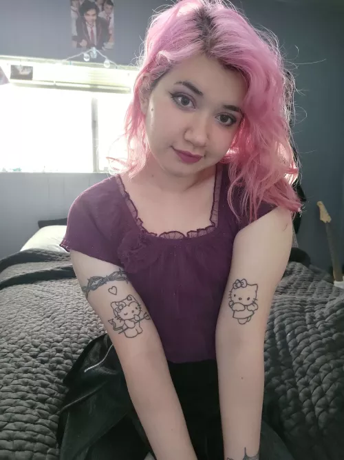 Hi :3 giving out free hugs who wants one! 🫂