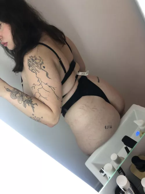 i am naughty today😈