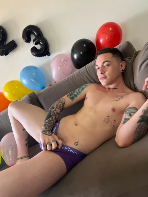 I bet you're dying for a good blowjob, today's your lucky day....