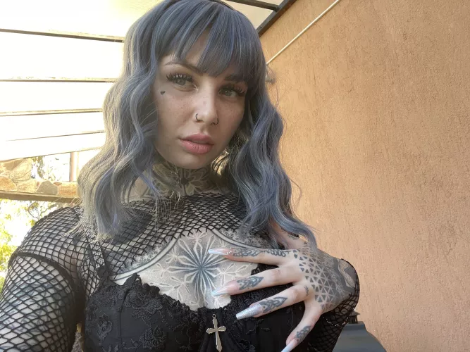 I'm in love with fishnets ;)