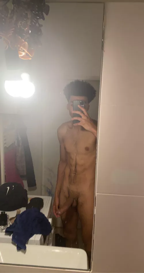 I’m officially a OF content creator, click link in bio 🍆