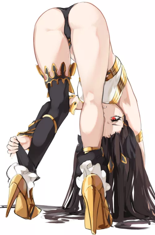 Ishtar's thighs from behind