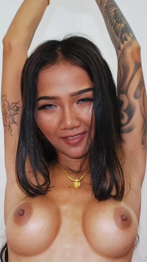 Make the arrow orange if you want my private Snapchat :)