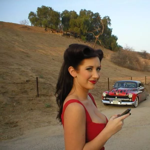 my first look at Jayden......was posted on a hotrod page....... pinup model .......story went she admitted to doing stuff....