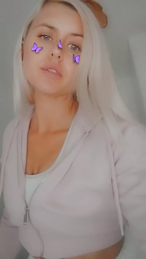 Snap hammy23x if your bored 😆