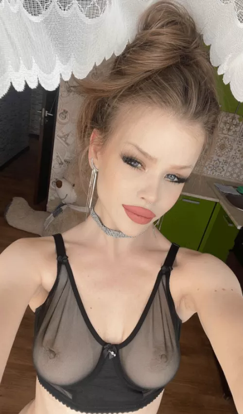 am I beeing a good roommate for teasing?