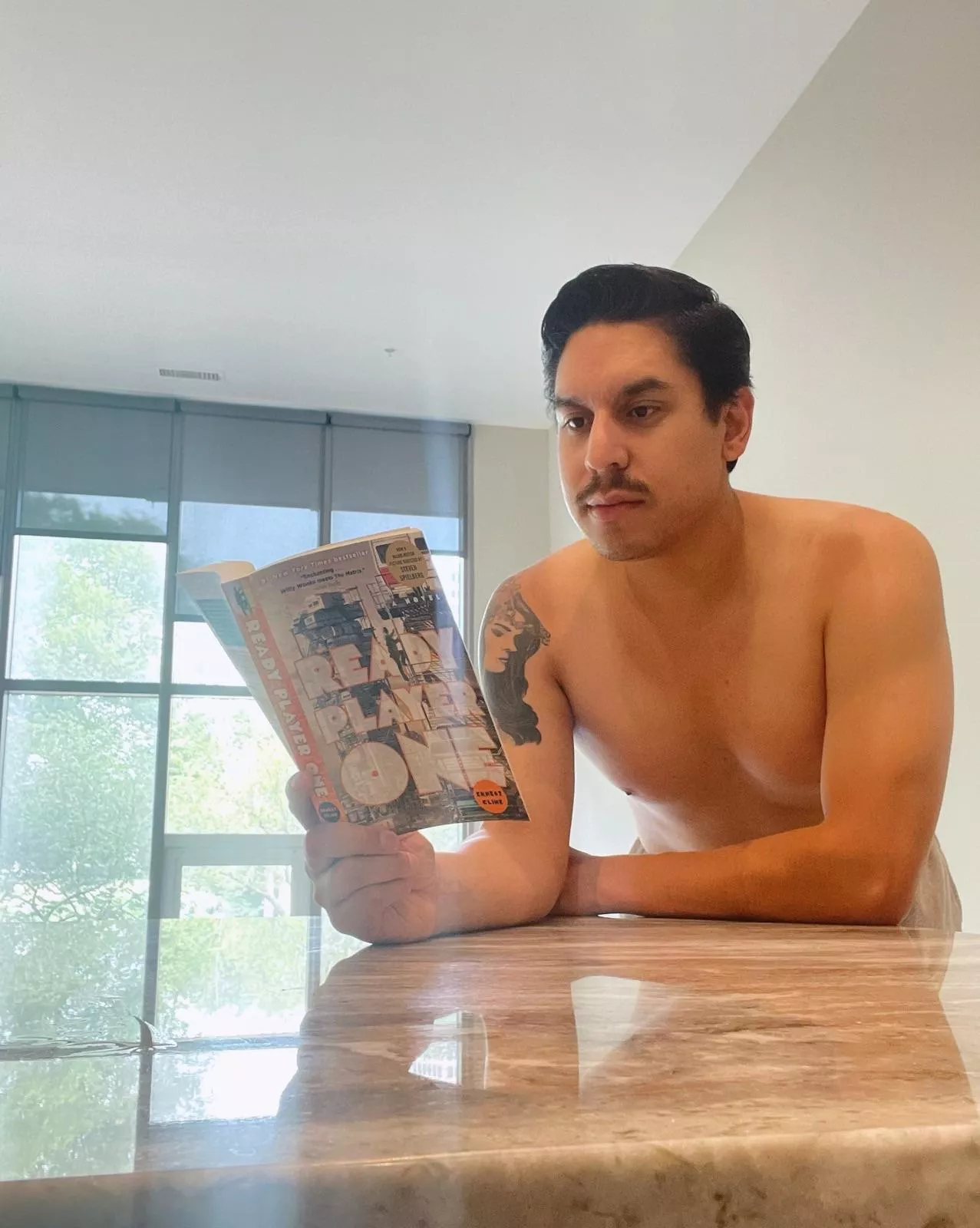 Anyone else enjoy reading? Anyone else enjoy reading?