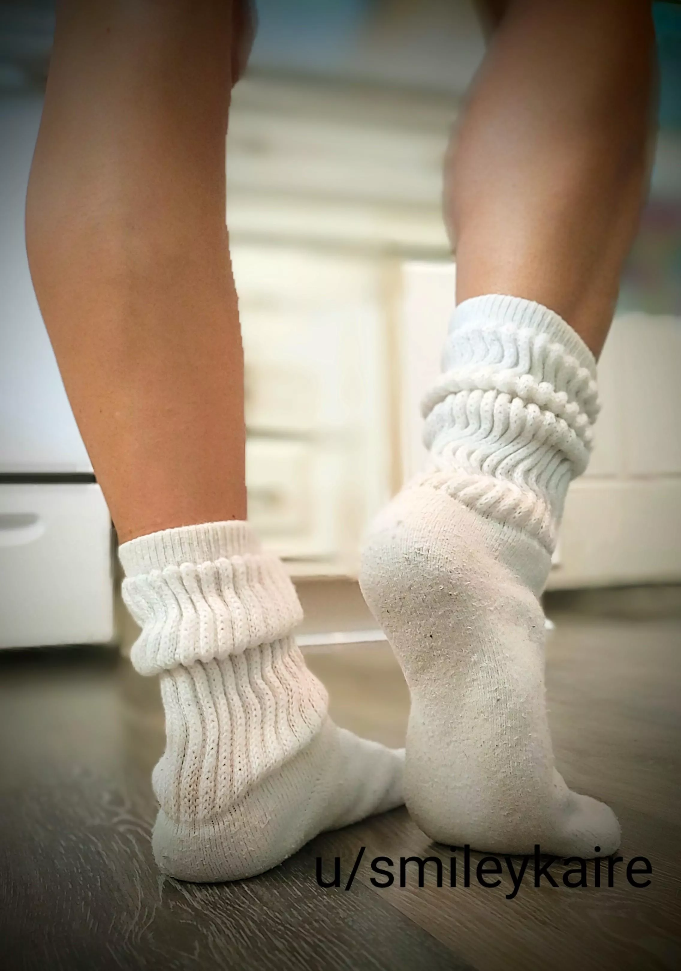 [f]eels like a lazy Sunday 🖤 (OC)