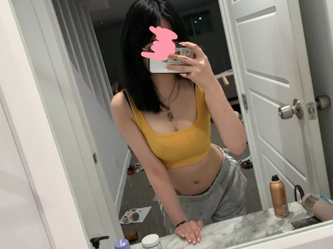 Hi I'm 20 years old and I am trying to find a bull for me and my girl, she's 23 and we want a bigger man to talk to and we can show pics! Let us know if your interested I'll be answering messages asap!