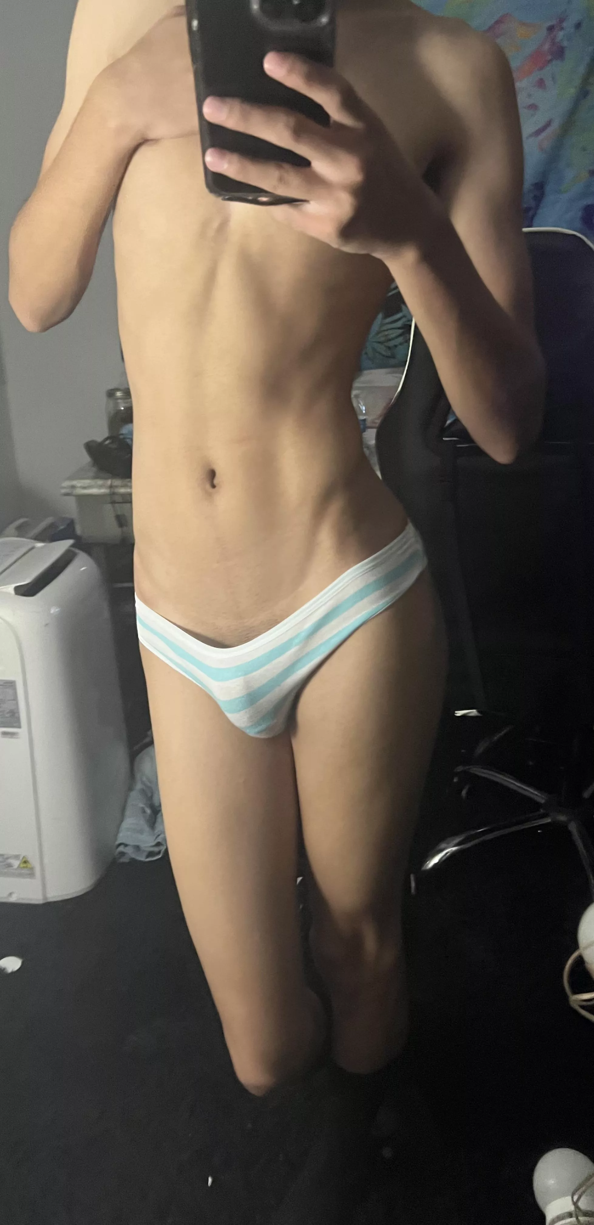 How I lay in bed waiting for you💕