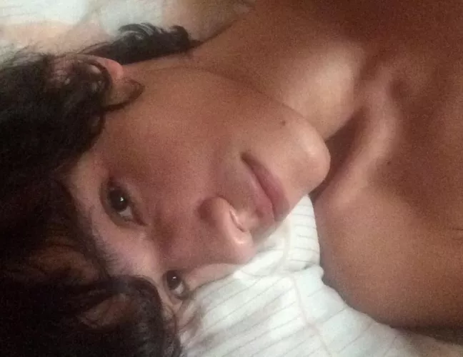 how's the day going so far for you guys? 💞 mine's been boring as hell