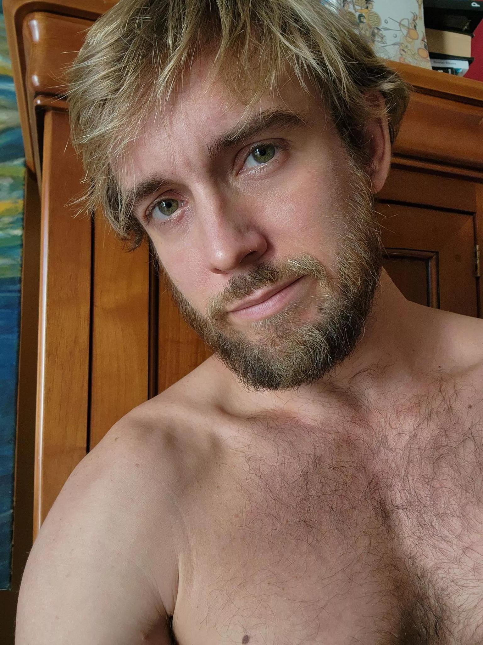 I feel handsome in this picture and angle :) I feel handsome in this picture and angle :)