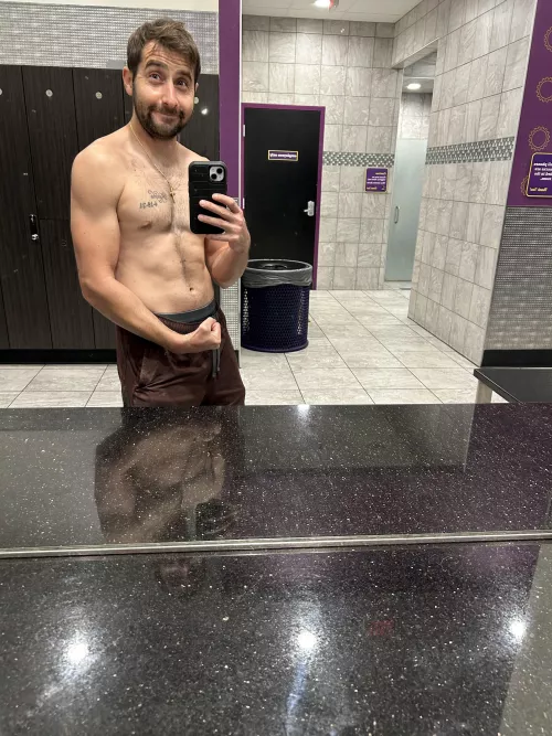 It’s my birthday and I can workout if I want to 💪 (m)