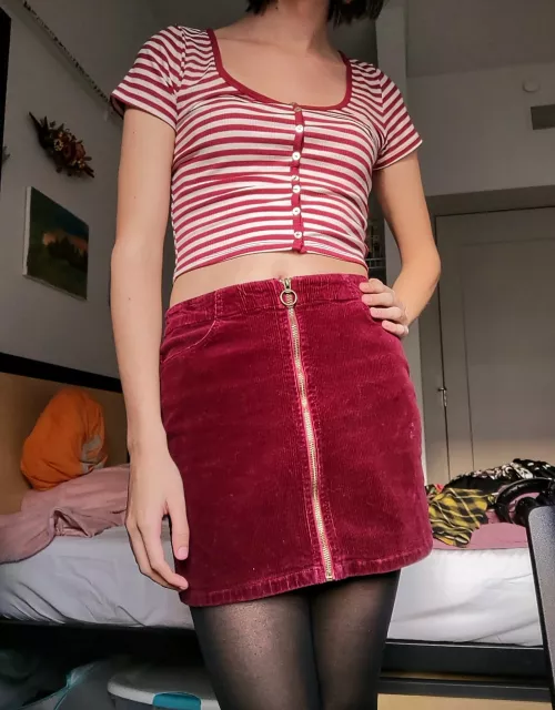 I've been told red is a good color on me :3