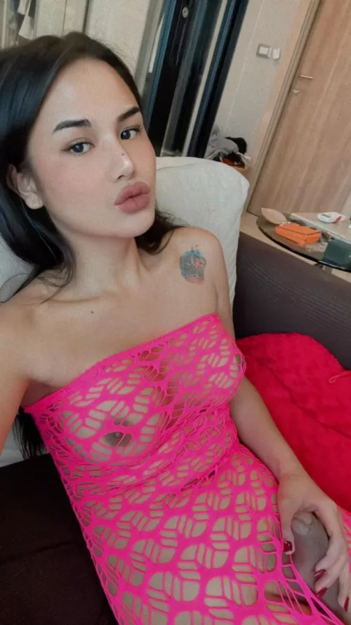 Leave a ❤️ if I could send you selfies like this? 😉