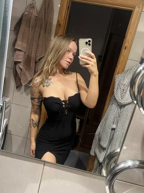 My favorite way to wear this dress is with nothing underneath 😊