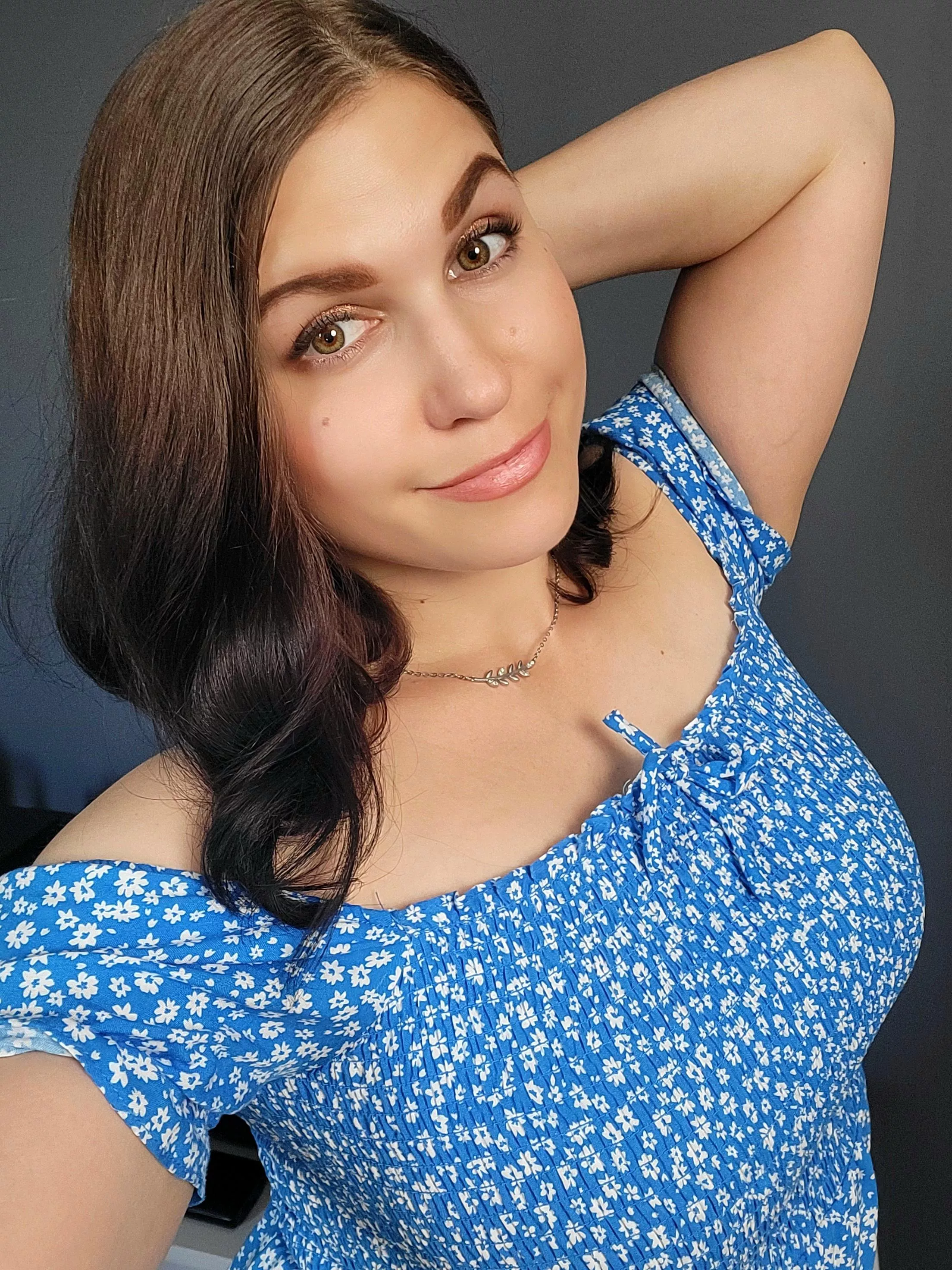 See naughty girl online at @chaturbate [Tiny_hat] 😜