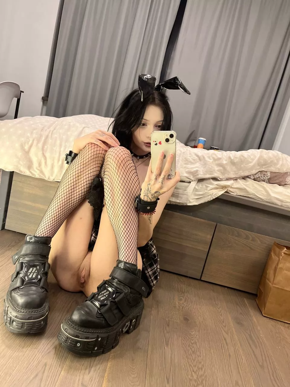 Shall we take a walk in the park? but keep in mind that I will be without panties