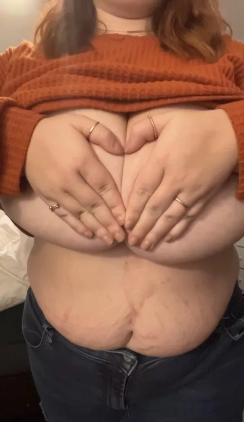 Showing off my curves~