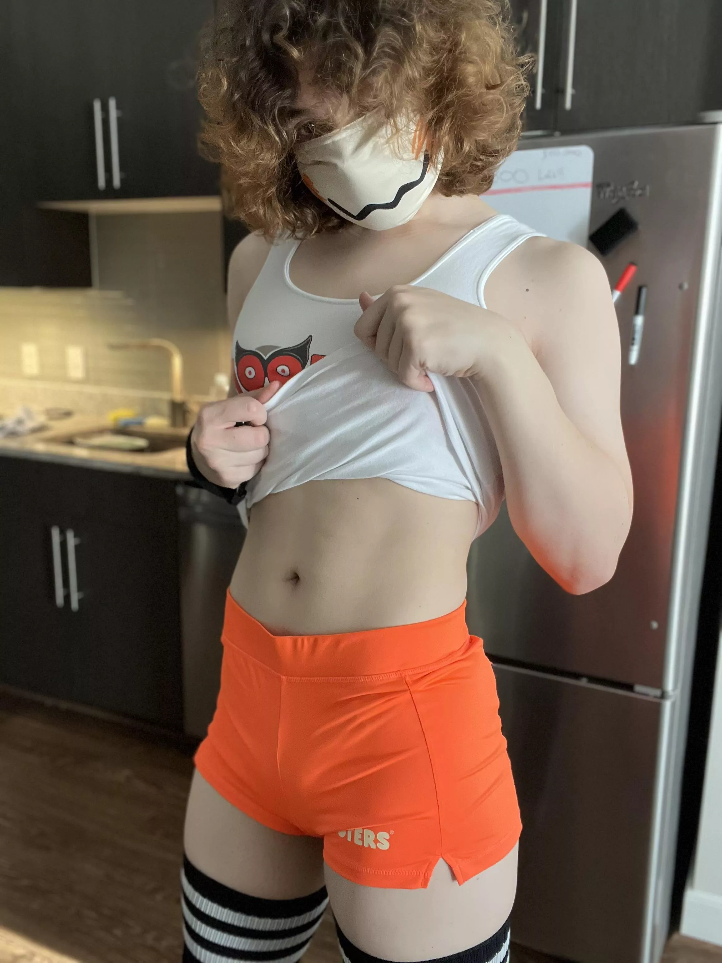 Welcome back to Hooters 🧡