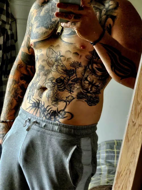 Would you chill with daddy in his comfy clothes ?