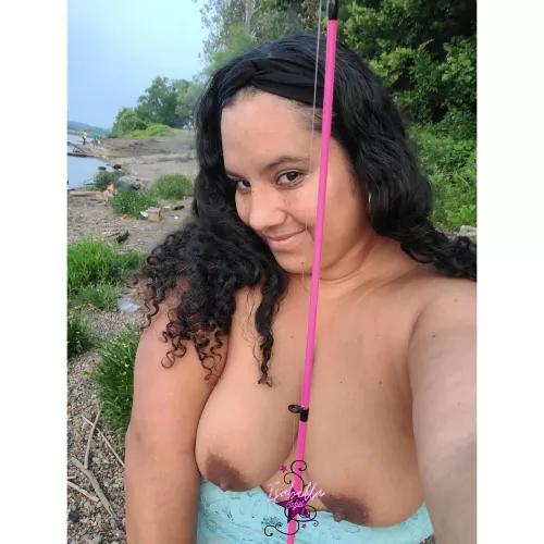 Would you take me fishing? Don't mind the peeps behind me ;)