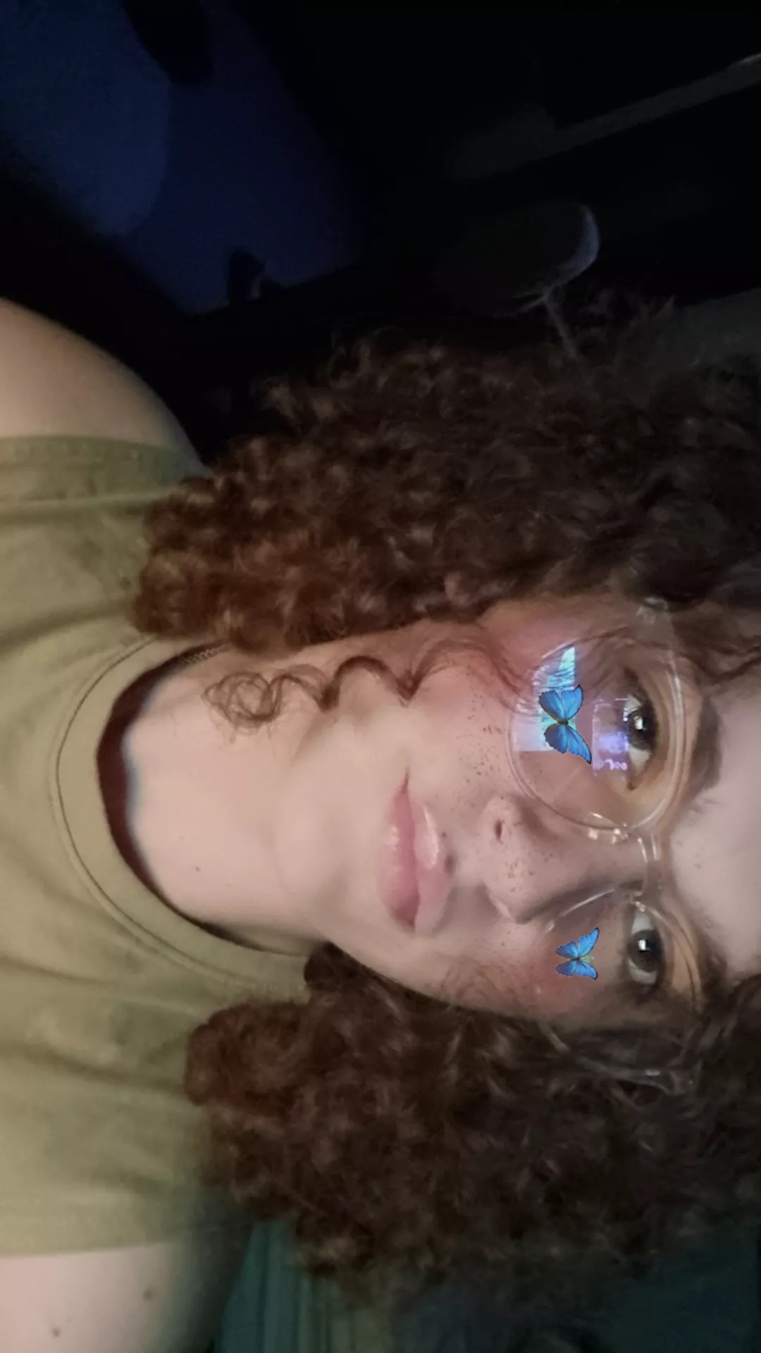 Do I look like I'm a good gamer or nah 😊 Do I look like I'm a good gamer or nah 😊