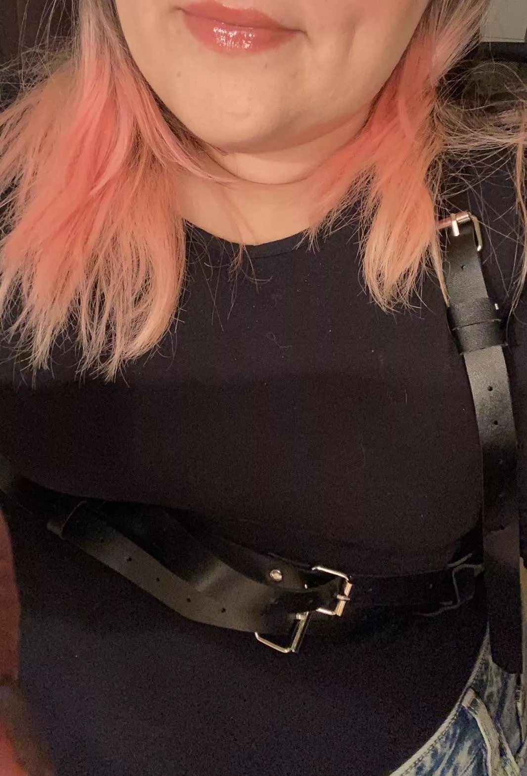 First time wearing a harness ☺️ I have to say, I’m very much liking it