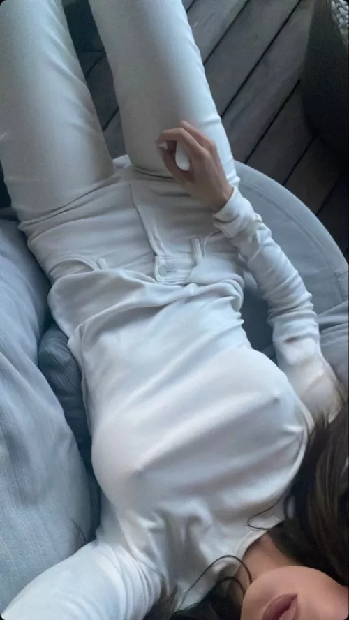 Good morning everyone. I'm ready to go to school.🐾🤗