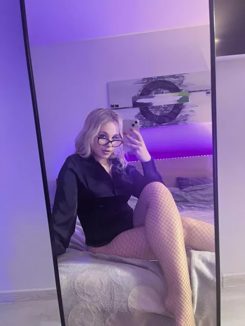 I kinda wanna rip this off me (F19)