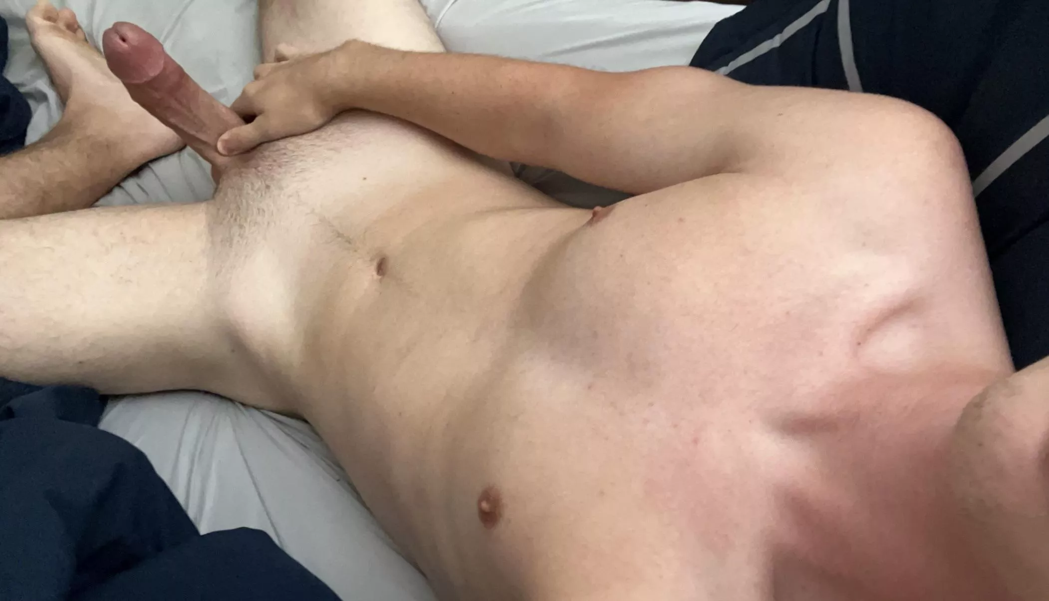 I love posting my nudes, it turns me on. Pms open