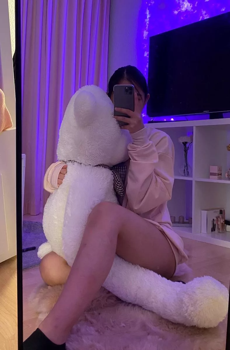 I may need a real lap to sit on🫠😝