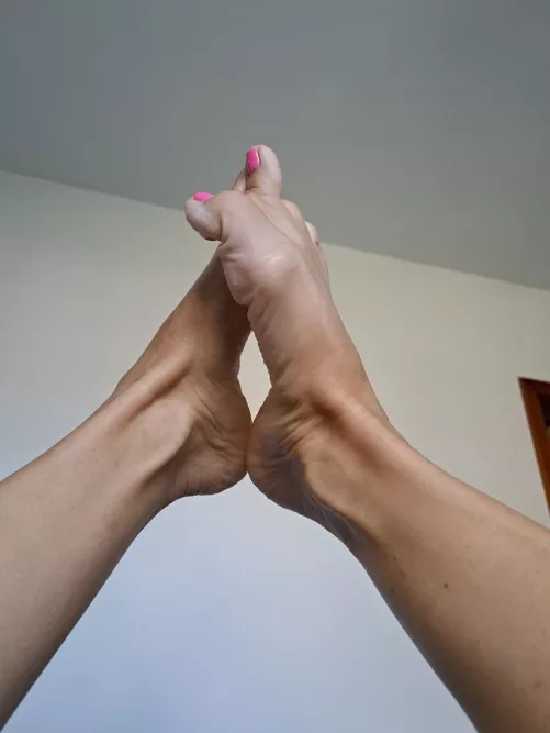 I tried my best to make a heart with my feet😊