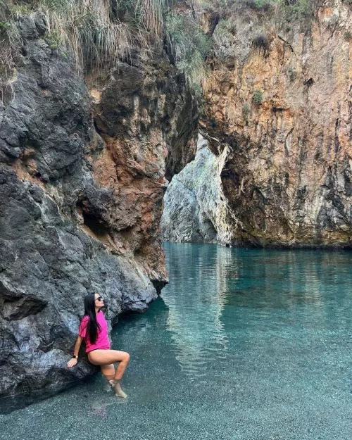 I'd send you selfies like this throughout the day if I was your girlfriend