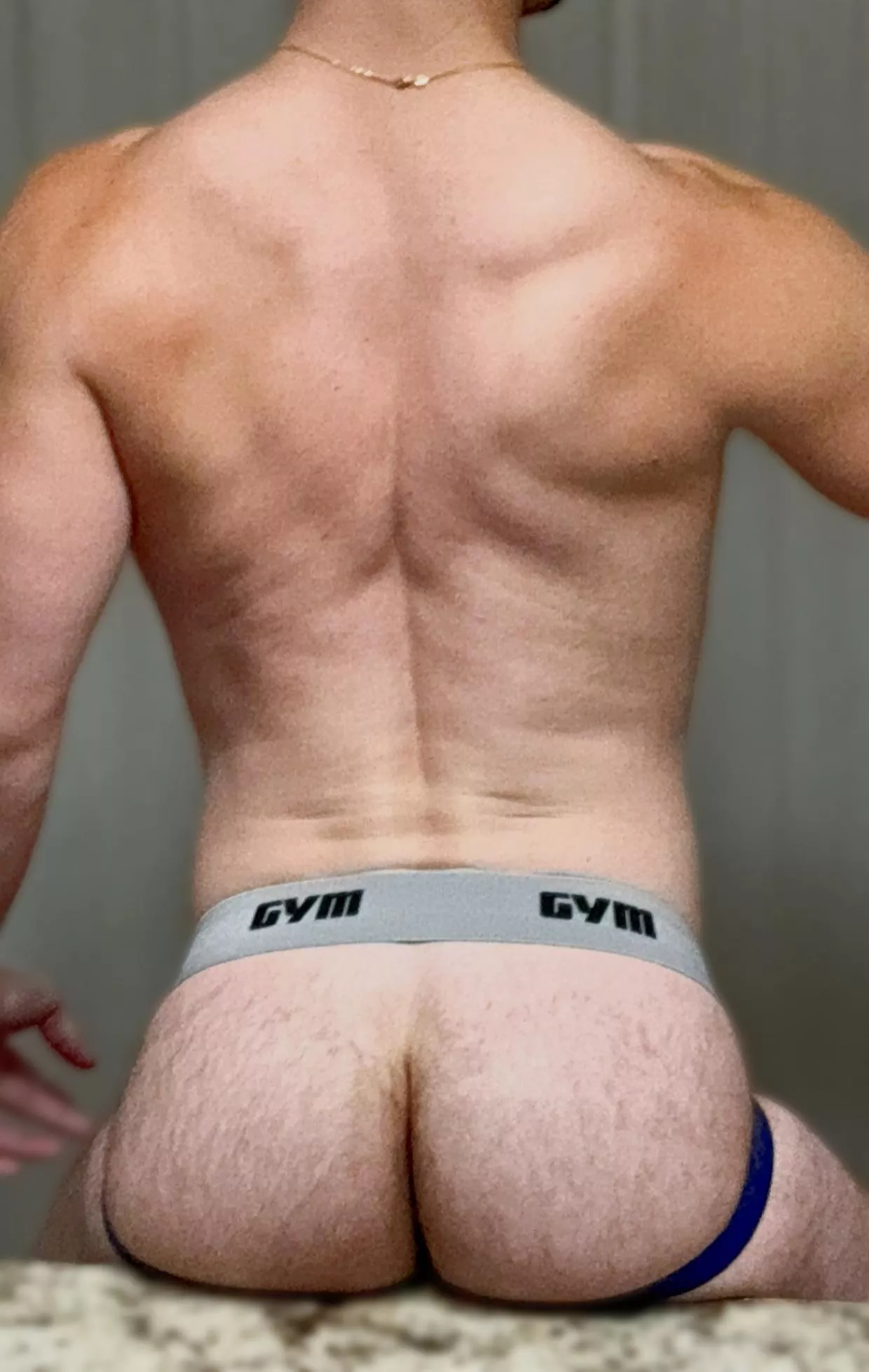 imagine the burden of carrying this dumptruck ass around every day