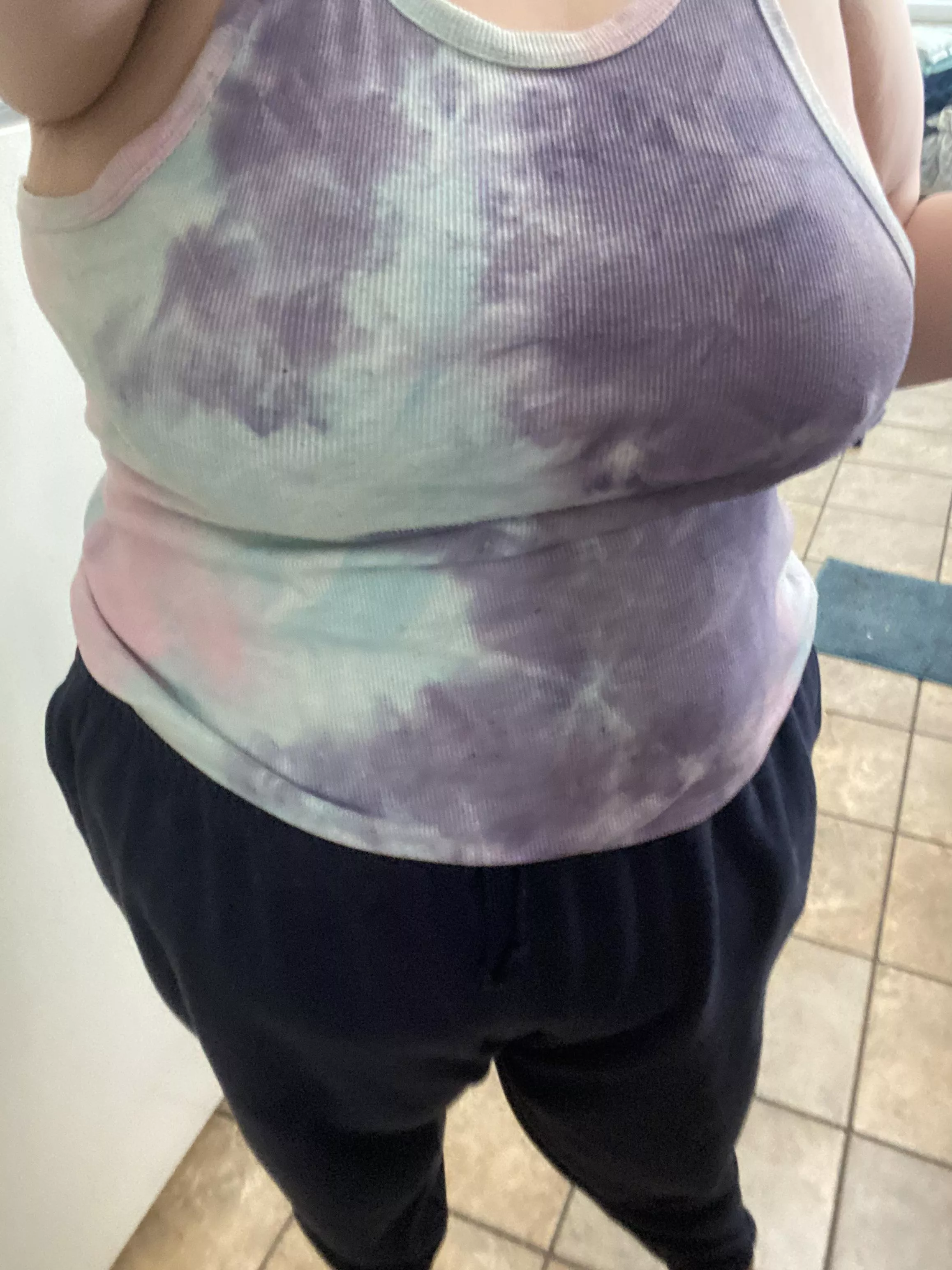 It’s getting cold outside, snuggle weather🥰