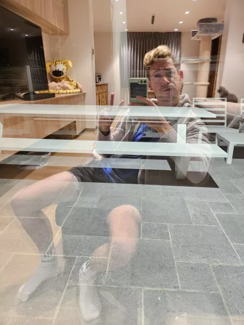 Mirror mirror on the wall (actually window but eh lol)