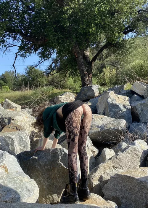 need someone to fuck me while the hikers watch