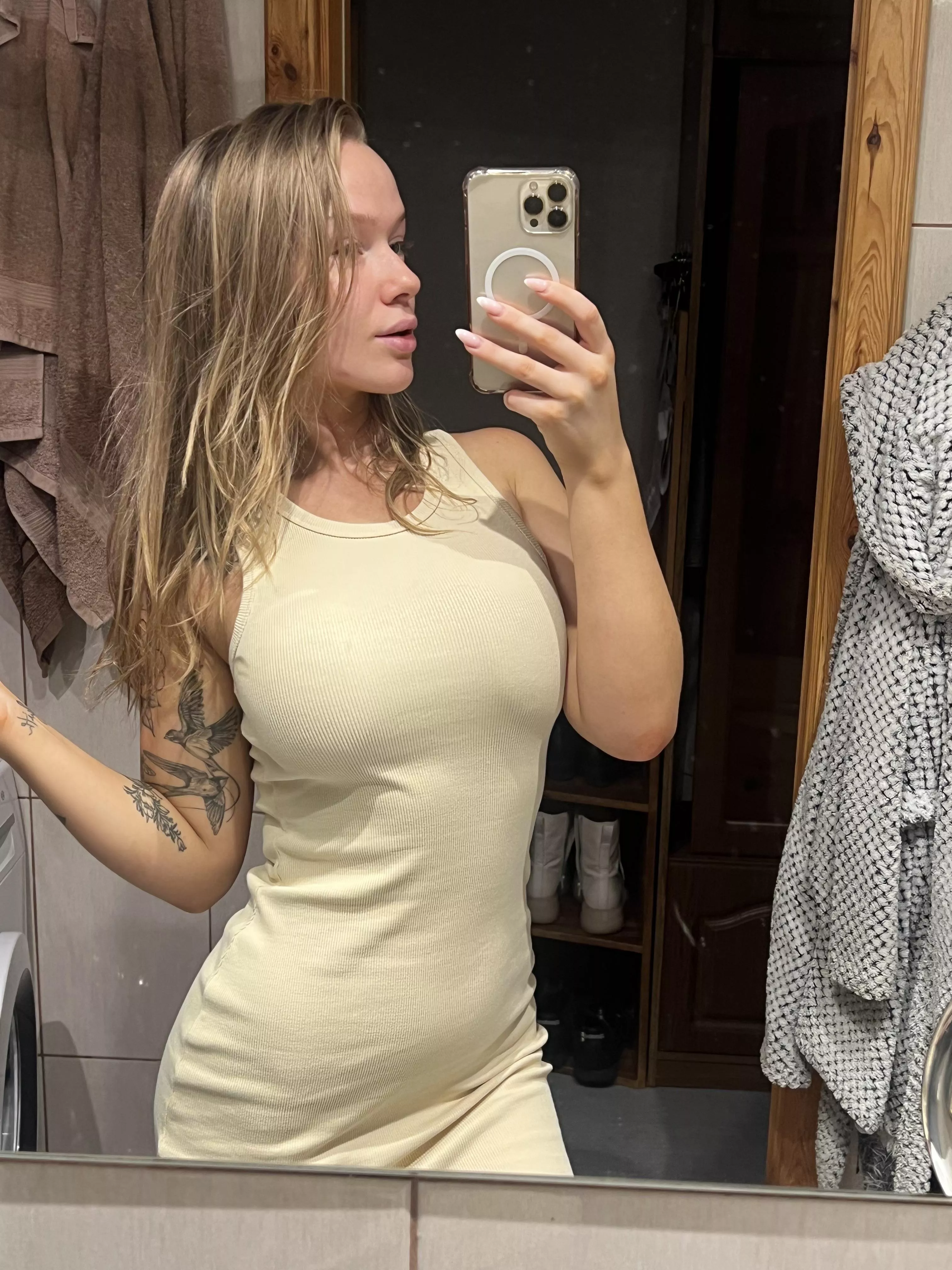 Nothing underneath my dress means easy access 😚