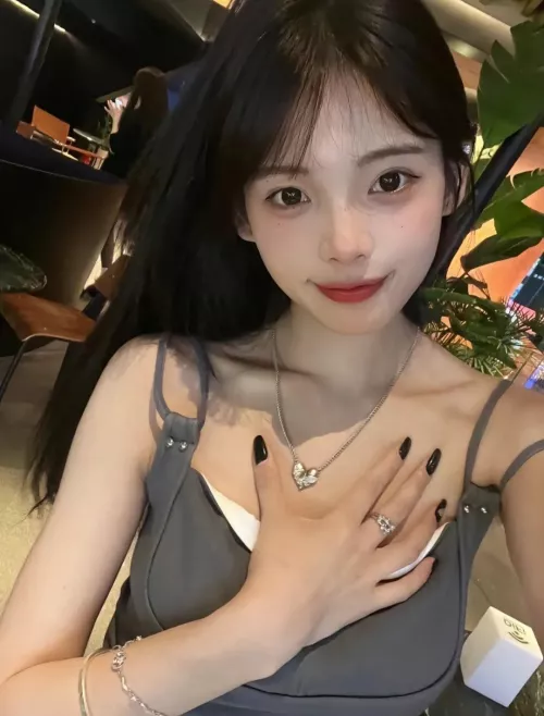 Rate someone’s cute 20yo daughter (1-10)