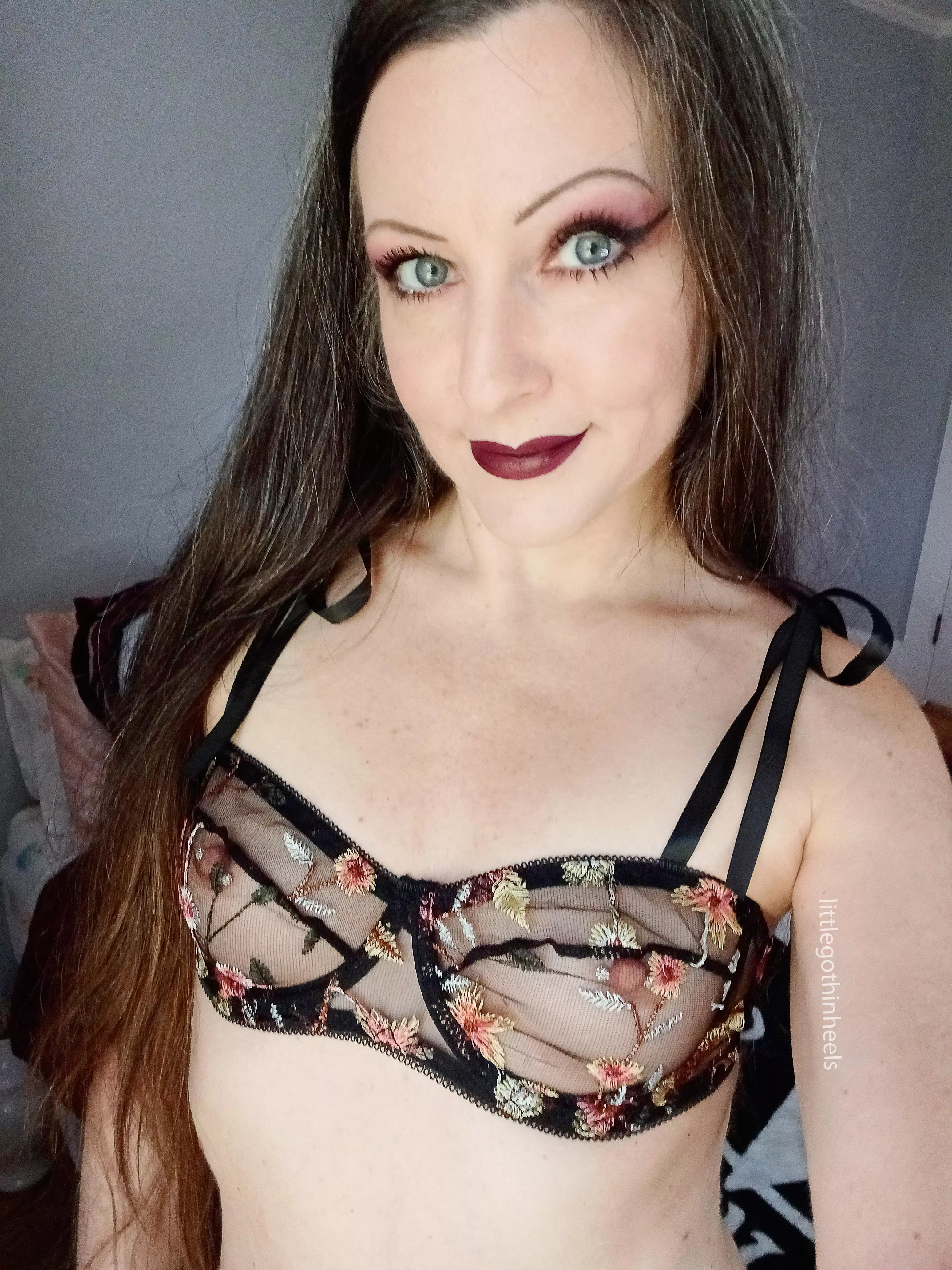 see thru so you can see my jewelry (42F)