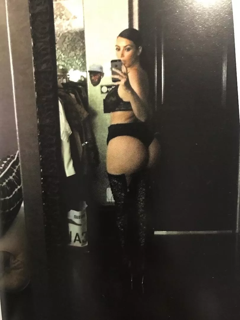 that’s one of the pictures from her selfie book