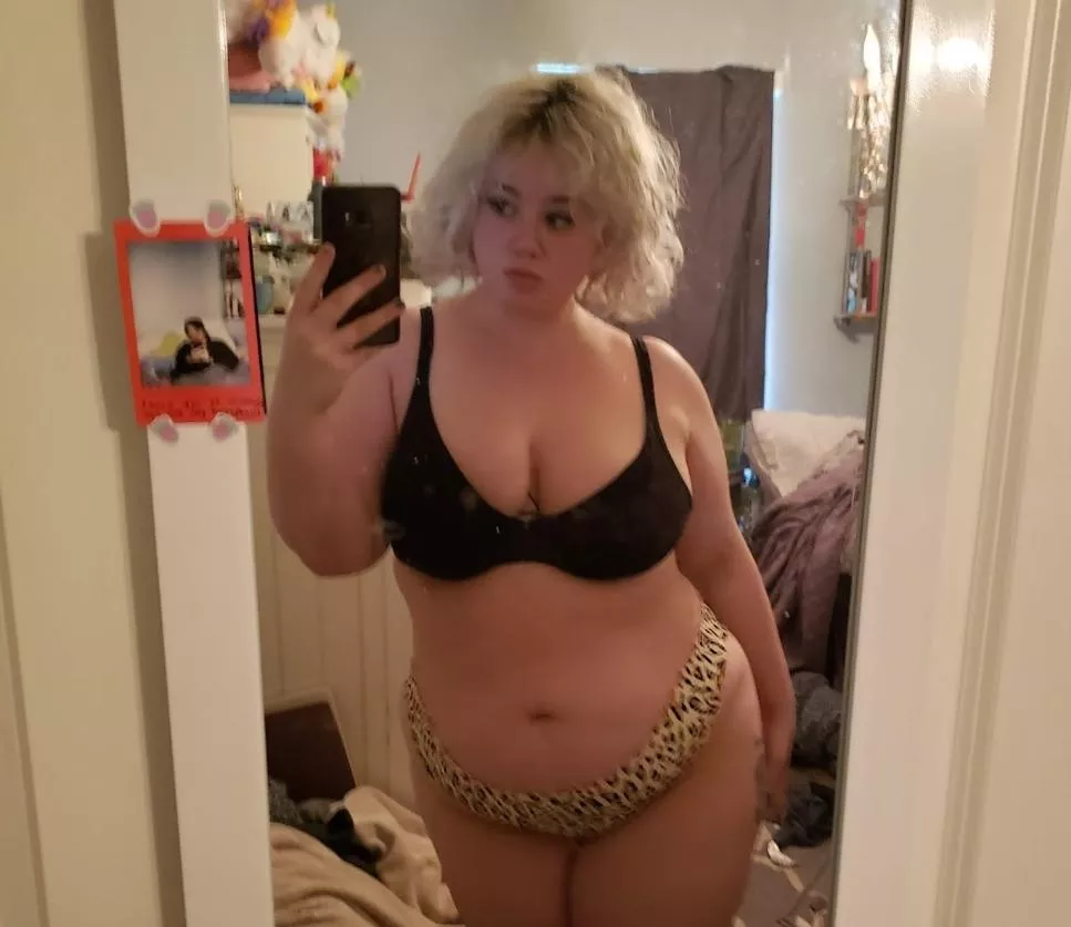 Wanna fuck me right in front of my bf??