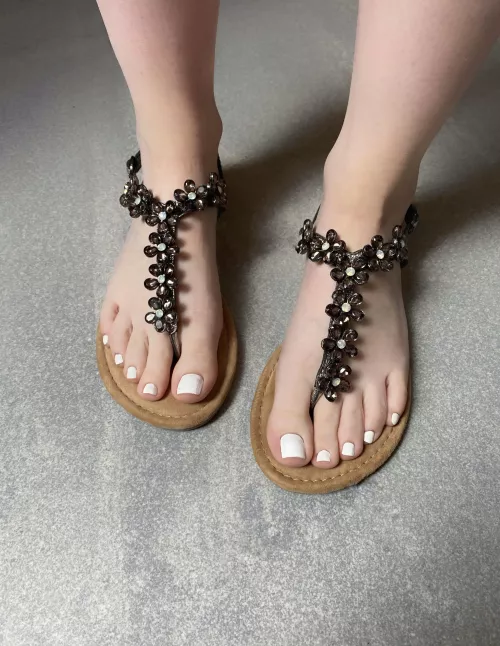 Why do people keep staring at my feet in public?🤔