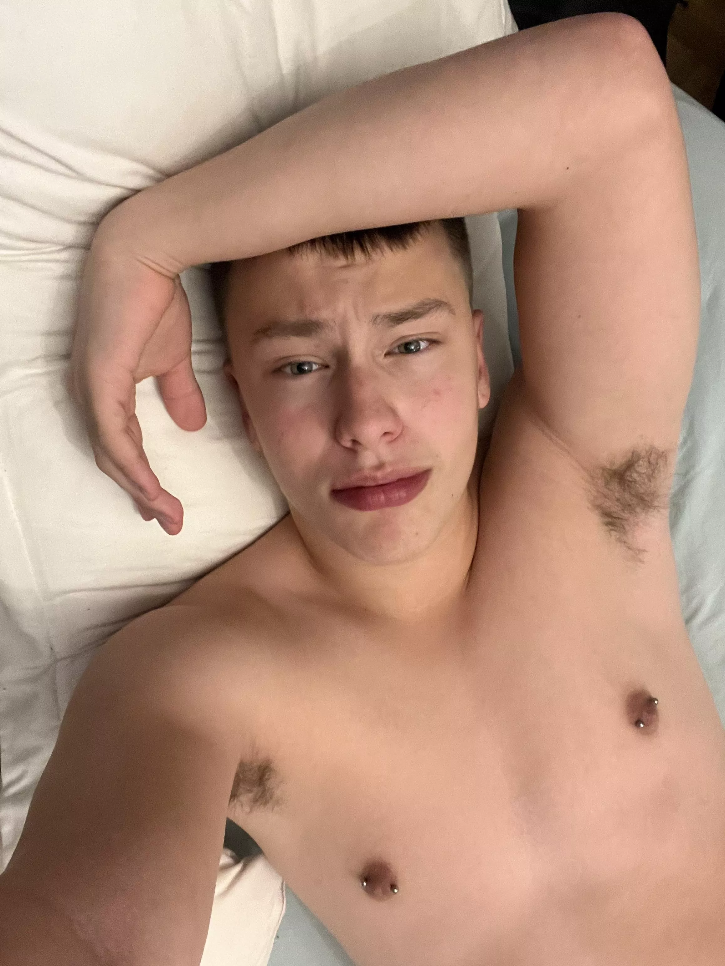 18 Anyone here into young boy armpits?🙏🏻😮‍💨