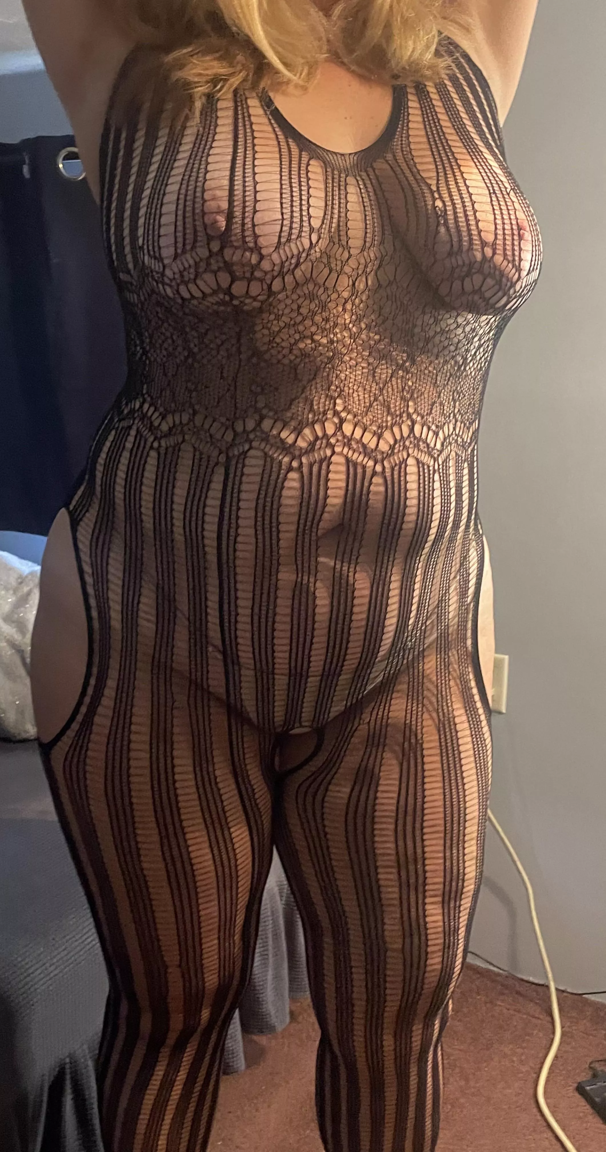 Any naughty women like curves ???